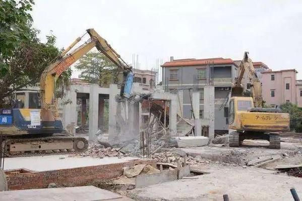 房屋改造違規(guī)（房屋改造違規(guī)可能會帶來一系列的法律問題和后果和后果） 裝飾工裝設(shè)計 第4張