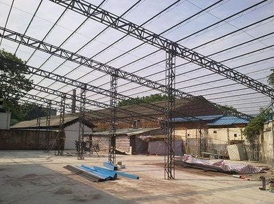 鋼結(jié)構(gòu)的房子缺點是什么（鋼結(jié)構(gòu)建筑布局靈活性,鋼結(jié)構(gòu)耐火性能提升提升） 鋼結(jié)構(gòu)蹦極施工 第3張