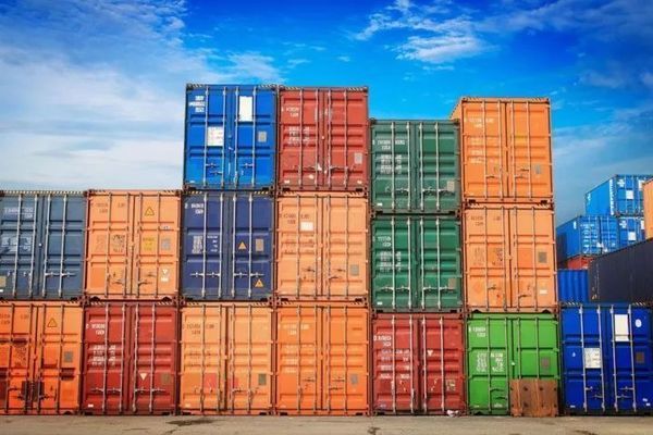 市政主要道路圍擋高度（市政主要道路圍擋的高度對行人通行有什么影響）