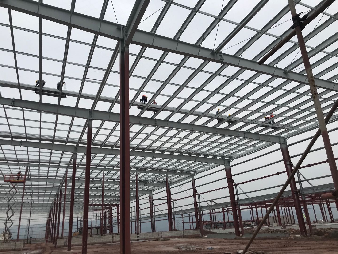 做鋼結(jié)構(gòu)一個(gè)月多少工資（鋼結(jié)構(gòu)行業(yè)的薪資因職位、經(jīng)驗(yàn)、學(xué)歷和地區(qū)等因素不同） 結(jié)構(gòu)地下室設(shè)計(jì) 第2張