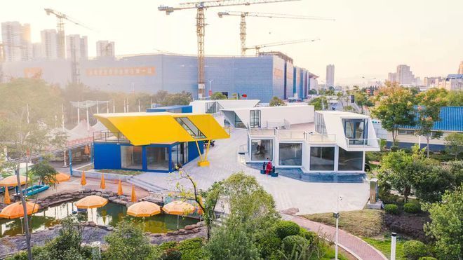 集裝箱組成的夜態(tài)商業(yè)街取名 北京網(wǎng)架設(shè)計 第4張