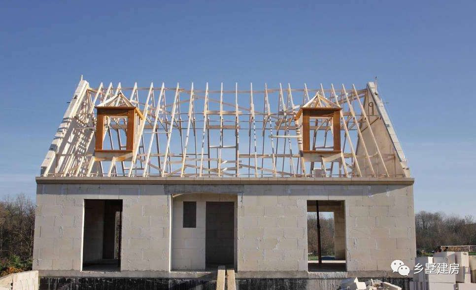 建房子鋼結(jié)構(gòu)跟混凝土結(jié)構(gòu)對(duì)比視頻 鋼結(jié)構(gòu)蹦極施工 第1張