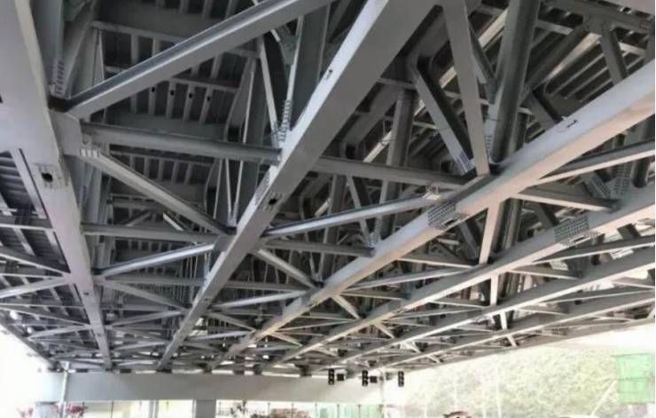 鋼梁加固材料性能對比（梁加固用鋼板好還是碳纖維好） 建筑施工圖施工 第1張