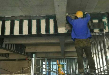 大梁粘鋼加固案例分享（大梁粘鋼加固工程案例展示大梁粘鋼加固技術(shù)成功案例）