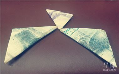 屋頂加固費(fèi)用由誰承擔(dān)的責(zé)任（豐臺(tái)區(qū)優(yōu)筑小區(qū)私挖地下通道事件中，屋頂加固費(fèi)用應(yīng)由違法主體承擔(dān)）