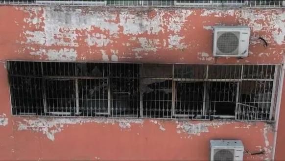 大跨度鋼結(jié)構(gòu)建筑火災(zāi)特點(diǎn)(大跨度鋼結(jié)構(gòu)建筑在火災(zāi)中的主要特點(diǎn)) 結(jié)構(gòu)電力行業(yè)施工 第5張 大跨度鋼結(jié)構(gòu)建筑火災(zāi)特點(diǎn)(大跨度鋼結(jié)構(gòu)建筑在火災(zāi)中的主要特點(diǎn)) 結(jié)構(gòu)電力行業(yè)施工 第5張