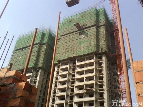 室內(nèi)鋼管腳手架搭設(shè)規(guī)范要求（室內(nèi)鋼管腳手架搭設(shè)常見(jiàn)誤區(qū)鋼管腳手架搭設(shè)安全檢查要點(diǎn)） 結(jié)構(gòu)地下室施工 第1張