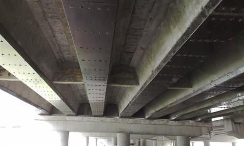 建筑加固的碳纖維加固是什么（碳纖維加固技術(shù)以其獨(dú)特的優(yōu)勢(shì)和廣泛的應(yīng)用范圍）