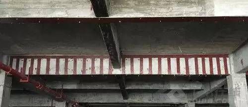 梁粘貼鋼板加固的施工流程（梁底粘貼鋼板加固施工流程） 鋼結(jié)構(gòu)異形設(shè)計 第7張