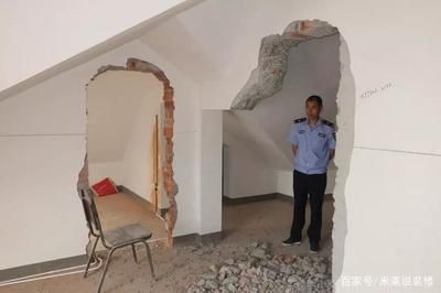 承重墻拆了找哪個部門投訴（承重墻拆除影響評估） 結(jié)構(gòu)橋梁鋼結(jié)構(gòu)設計 第4張