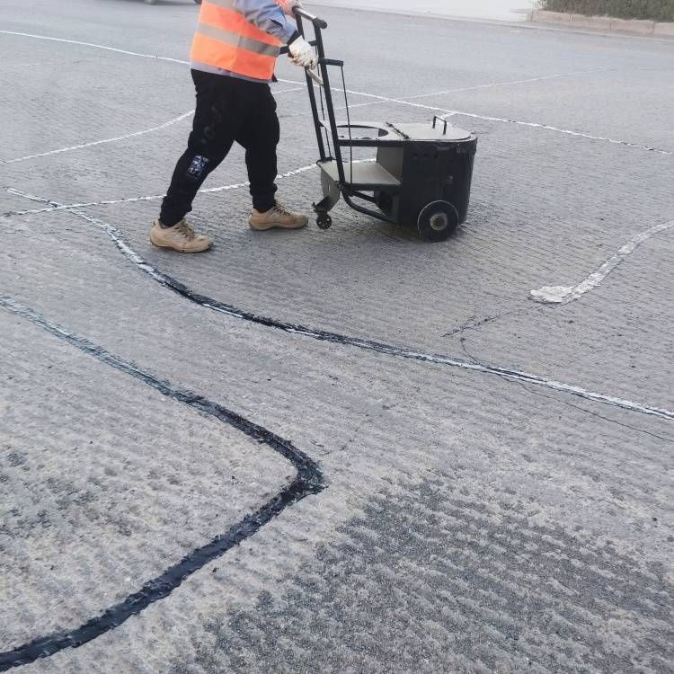 混凝土路面修補材料廠家有哪些（混凝土修補材料價格） 鋼結(jié)構(gòu)網(wǎng)架施工 第3張