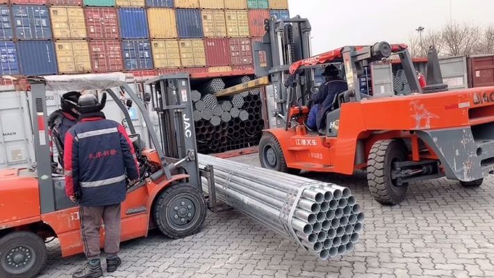 管子怎么裝進(jìn)集裝箱視頻（無法直接提供“管子怎么裝進(jìn)集裝箱”的文字版教程） 鋼結(jié)構(gòu)玻璃棧道設(shè)計(jì) 第1張