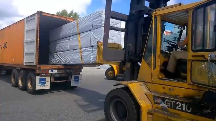 管子怎么裝進(jìn)集裝箱視頻（無法直接提供“管子怎么裝進(jìn)集裝箱”的文字版教程） 鋼結(jié)構(gòu)玻璃棧道設(shè)計(jì) 第4張