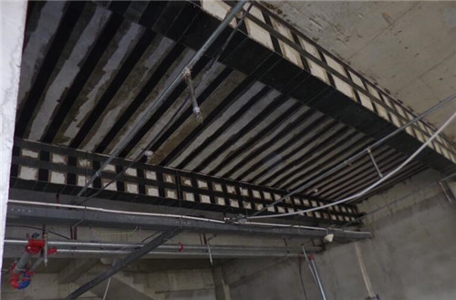 碳纖維板加固成本對比，碳纖維板加固成本對比，優(yōu)勢、劣勢及影響因素全解析