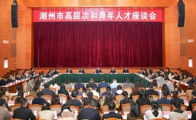 楊群峰教學(xué)理念與方法，楊群峰，獨(dú)特教學(xué)理念與多元方法的探索之旅