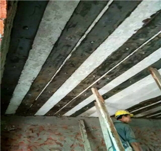 碳纖維加固維護(hù)周期探究，碳纖維加固結(jié)構(gòu)維護(hù)周期的影響因素與優(yōu)化，碳纖維加固結(jié)構(gòu)維護(hù)周期的影響因素與優(yōu)化策略研究 行業(yè)新聞 第4張