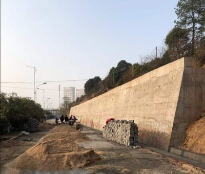 狹窄場地下房屋加固案例，狹窄場地房屋加固，挑戰(zhàn)與解決方案實例 行業(yè)新聞 第3張