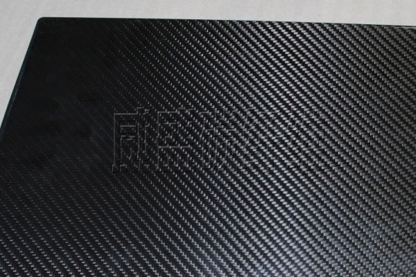 碳纖維板最小厚度的性能特點(diǎn)，探秘碳纖維板最小厚度下的卓越性能 行業(yè)新聞 第3張