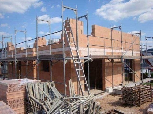 磚混結(jié)構(gòu)與鋼結(jié)構(gòu)比較，磚混結(jié)構(gòu)與鋼結(jié)構(gòu)，特性、優(yōu)劣及適用場景全解析 行業(yè)新聞 第3張