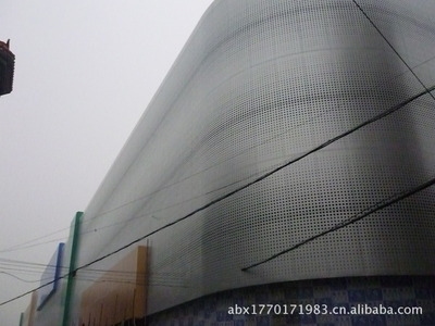 鋁板在建筑中的應(yīng)用案例，鋁板在現(xiàn)代建筑中的創(chuàng)新應(yīng)用案例解析 行業(yè)新聞 第2張