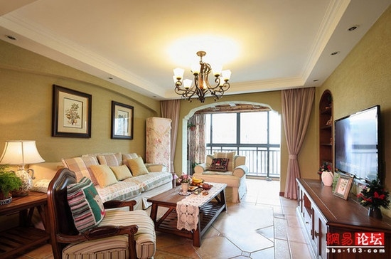 歐式風(fēng)格客廳墻面色彩搭配，歐式風(fēng)格客廳墻面色彩搭配指南，歐式風(fēng)格客廳墻面色彩搭配全指南 行業(yè)新聞 第2張