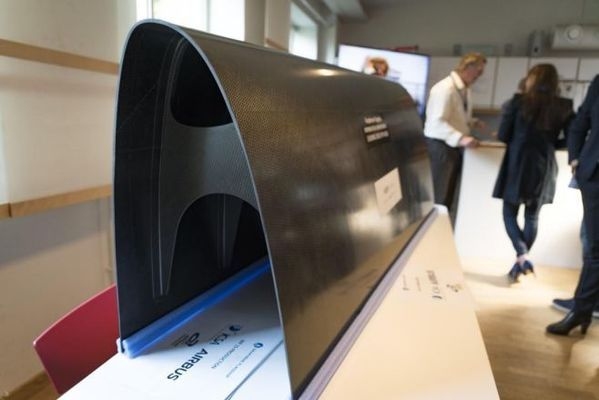 石墨烯改性碳纖維應(yīng)用案例，石墨烯改性碳纖維的創(chuàng)新應(yīng)用案例分析 行業(yè)新聞 第4張