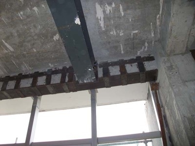 粘鋼加固在舊建筑改造中的應(yīng)用，粘鋼加固技術(shù)在舊建筑改造中的關(guān)鍵應(yīng)用與優(yōu)勢分析 行業(yè)新聞 第3張