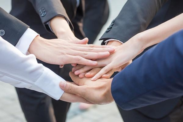 績效考核與薪酬掛鉤案例，績效考核與薪酬掛鉤，真實案例深度剖析 行業(yè)新聞 第2張