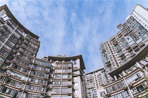 買商住樓和住宅樓的區(qū)別，幾種不同風格的標題供你參考，你可以根據具體需求進行選擇，，直白實用型，商住樓與住宅樓，全面解析二者區(qū)別，疑問引導型，商住樓和住宅樓究竟有何不同？，強調重點型，聚焦差異！商住樓VS住宅樓 行業(yè)新聞 第2張