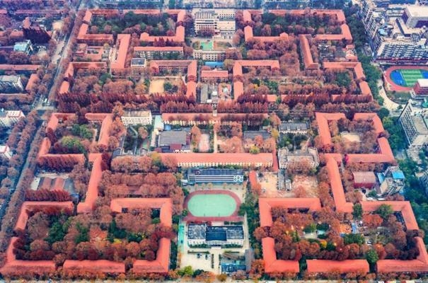 老舊建筑改造的歷史文化保護(hù)，幾種不同風(fēng)格的標(biāo)題供你參考，你可以根據(jù)具體使用場景進(jìn)行選擇，，文藝風(fēng)，于老舊建筑煥新間，鐫刻歷史文化保護(hù)華章，正式嚴(yán)謹(jǐn)風(fēng)，老舊建筑改造，筑牢歷史文化保護(hù)之基，強調(diào)意義風(fēng)，以老舊建筑改造為契機，守護(hù)歷史文化根 行業(yè)新聞 第4張