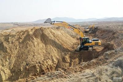 耐磨鋼板在礦山開采中的具體案例，幾種不同風格的標題供你參考，你可以根據(jù)實際需求進行選擇，，礦山開采實戰(zhàn)，耐磨鋼板應用典型案例解析，聚焦礦山開采，耐磨鋼板助力作業(yè)的經(jīng)典案例，揭秘礦山開采